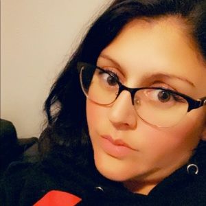 Meet your Posher, Yessenia